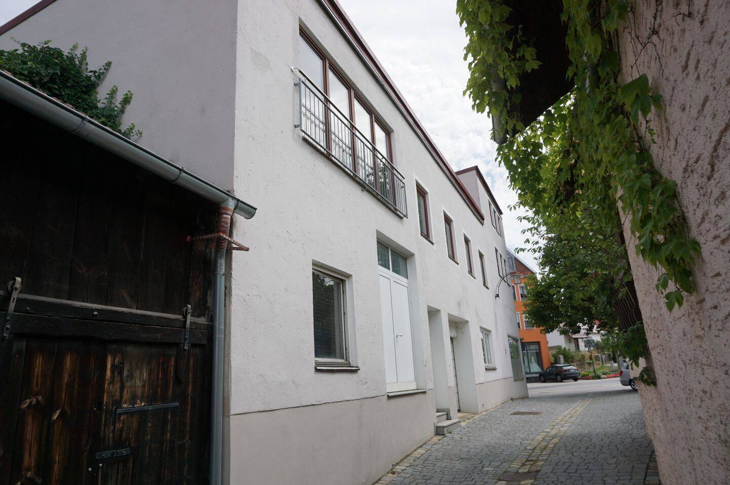 Seltene Gelegenheit in Roding: Vielseitiges Wohn- und Geschäftshaus mit Lagerhalle und Werkstatt – Roding – Vorschaubild 4