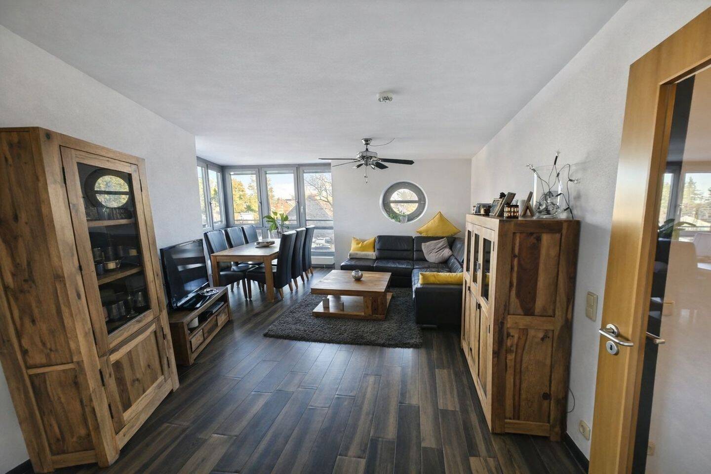 Helle 2 Zimmer Wohnung in Göggingen ab 01.09