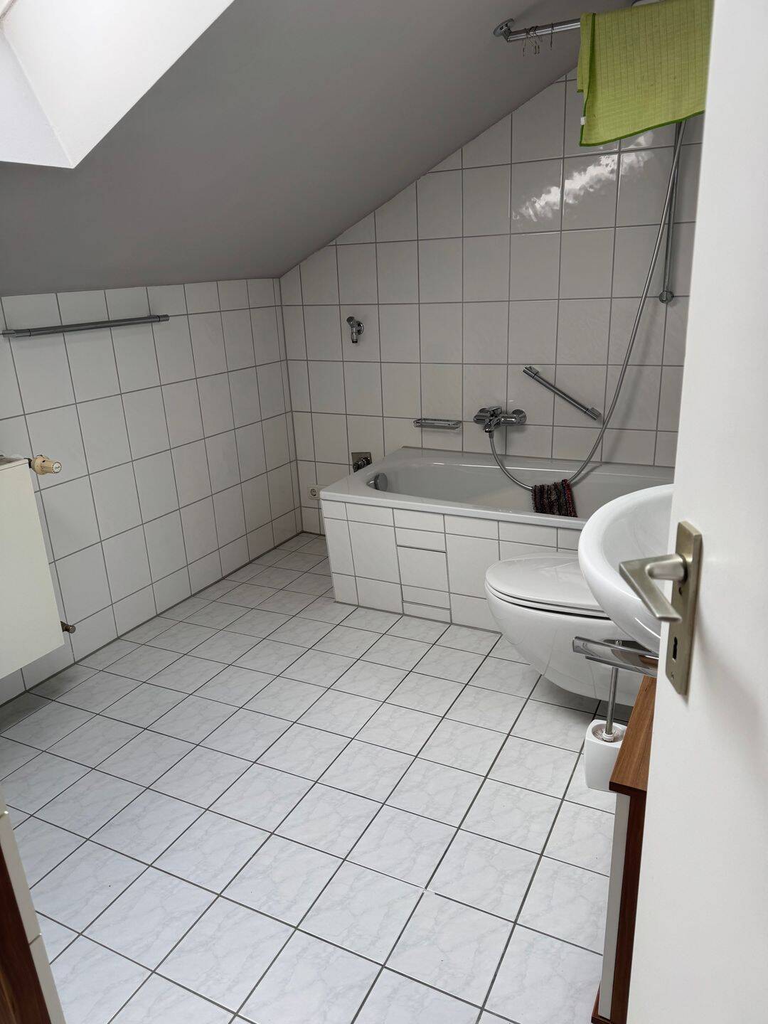Helle 1 Zimmer DG Wohnung – München – Vorschaubild 6