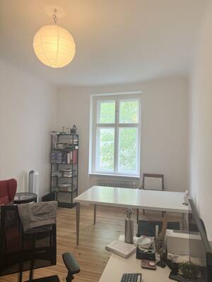 Gut geschnittene 2-Zimmerwohnung mit Dielenboden und Nähe zum Schlosspark Charlottenburg – 10589 Berlin – Vorschaubild 3