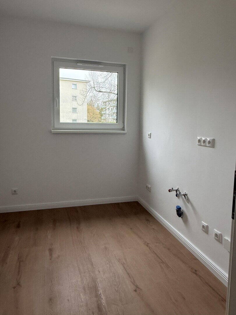2 Zimmer Wohnung, moderniesiert, separate Küche, Garten, Parkplatz, ohne Provision, frei – Berlin – Vorschaubild 8