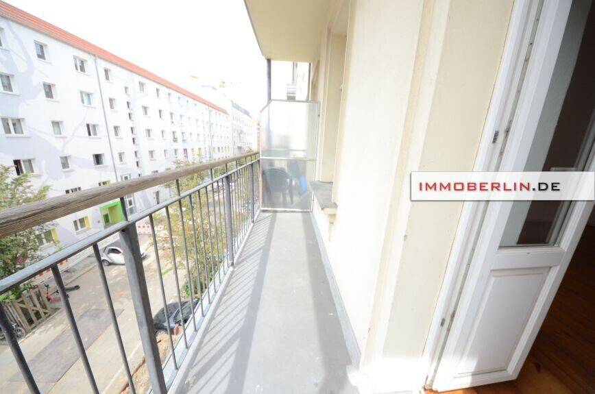 IMMOBERLIN.DE - Wunderbare Altbauwohnung mit Südwestbalkon in zentraler Lage – Berlin – Vorschaubild 5