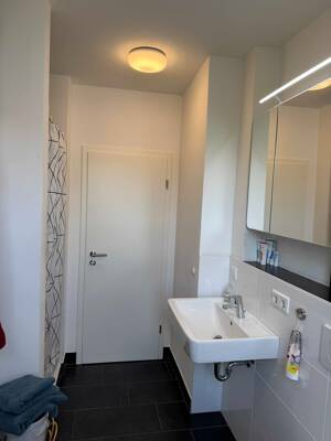 Neuwertige 3-Zimmer Wohnung mit Balkon in einem energetisch kernsanierten Mehrfamilienhaus – 34121 Kassel – Vorschaubild 2