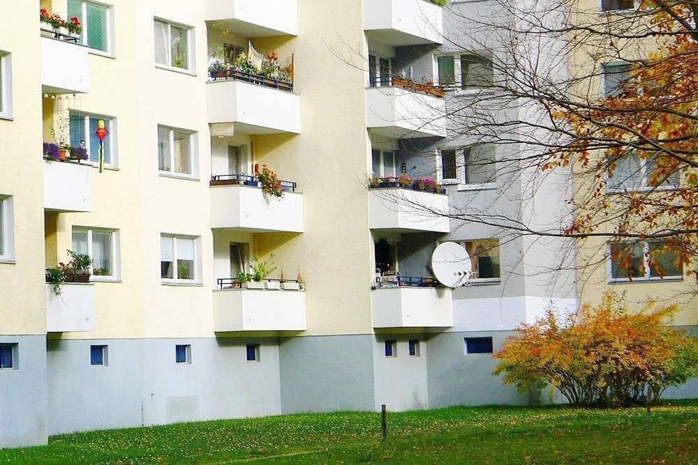 Käuferprovisionsfrei: vermietete + ruhige 2-Zi.-Wohnung + Balkon + Lift in LICHTERFELDE – Berlin – Vorschaubild 4