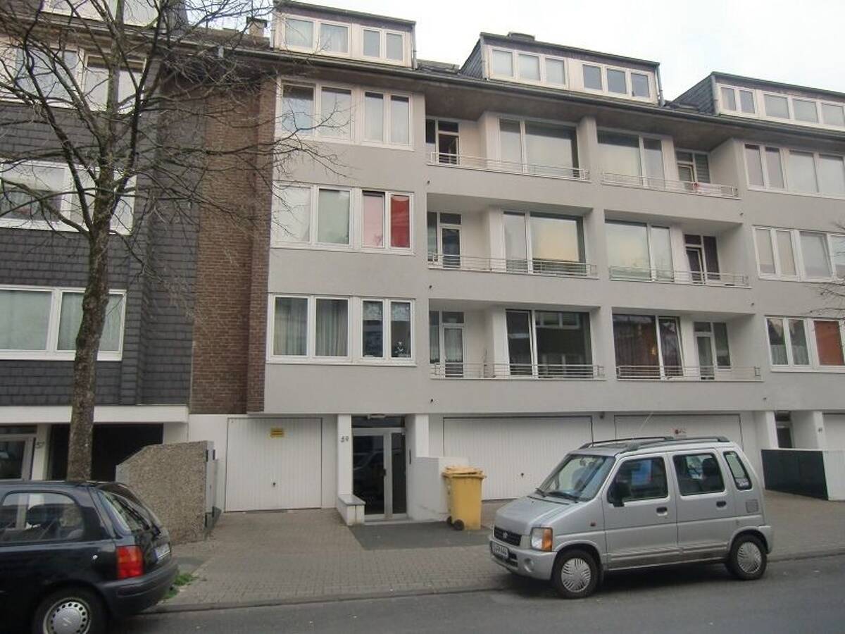 PERFEKTE KAPITALANLAGE 3MFH´S GAS-ZH KFF BALKONE GARAGEN SEPA. KÜCHEN TOP-ZUSTAND RUHIGE LAGE ELLER – 40229 Düsseldorf – Bild 1 von 9