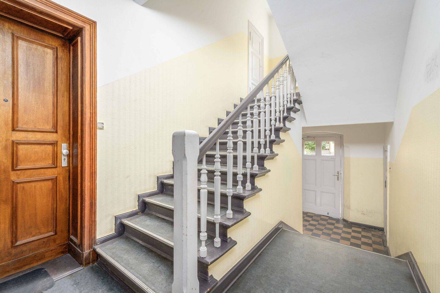 KENSINGTON - EXKLUSIV: Altbauflair trifft Komfort - 2-Zimmer-Wohnung mit Potenzial – Berlin – Vorschaubild 2