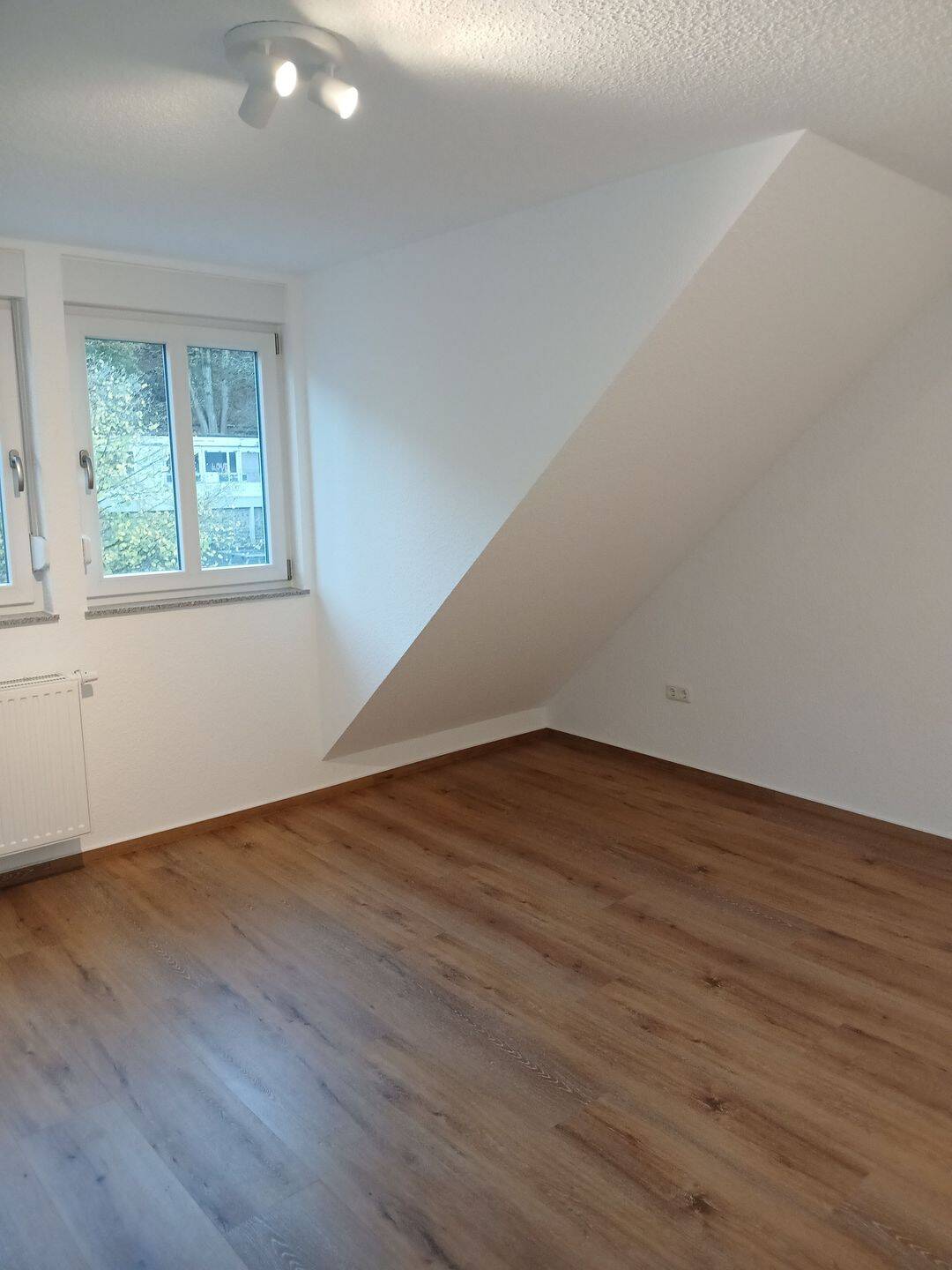 komfortable 3-ZKB DG-Wohnung in Siegen-Zentrum mit Krönchenblick – Siegen – Vorschaubild 8