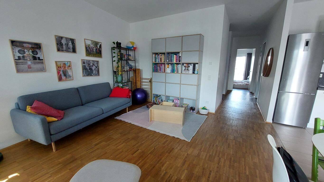 Attraktive 3 Zimmer Wohnung mit EBK (käuflich) , gehobener Ausstattung und 2 Balkonen – Düsseldorf – Vorschaubild 3