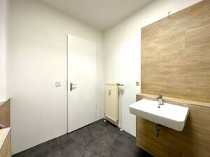 Süße Dachgeschosswohnung mit Wannenbad – 39108 Magdeburg – Vorschaubild 5