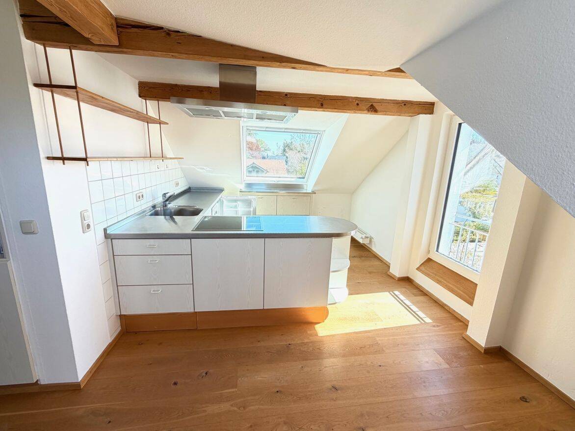 ***Loft-artige*** 2,5-Zimmer-Mansardenwohnung ***absolut ruhige Lage*** – München – Vorschaubild 5