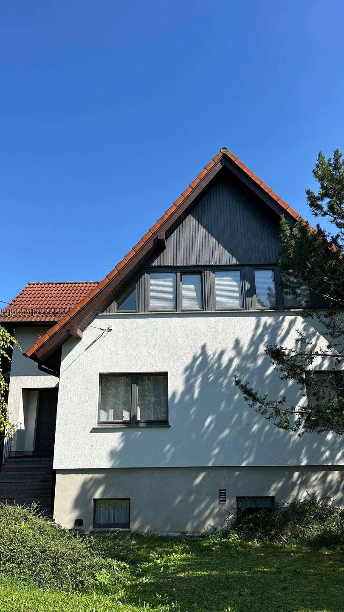 Familienfreundliches Einfamilienhaus in ruhiger Lage – teilmöbliert - befristet auf 2 Jahre – 7751 Jena – Bild 1 von 8