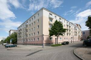 *Die Treppen hinauf zu Ihrer neuen Wohnung*