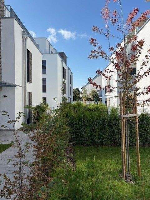 OH WIE SCHÖN IST LAUFAMHOLZ! Helle 4-Zimmer-Wohnung mit Sonnenbalkon - sofortiger Einzug möglich! – Nürnberg – Vorschaubild 9