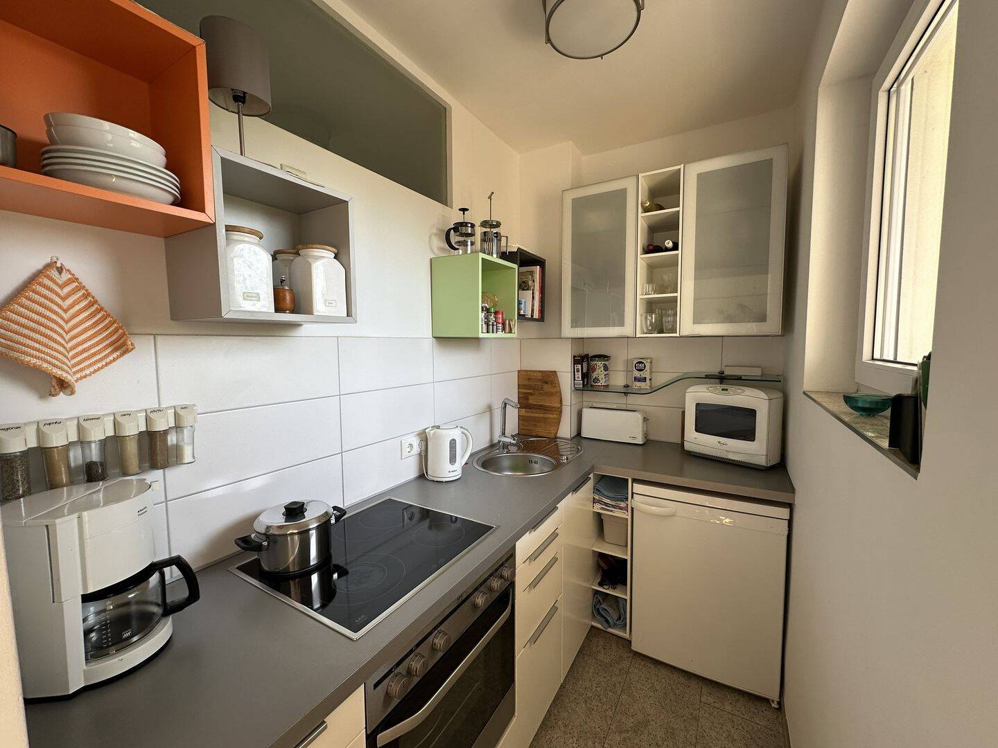 Stilvolle 1,5-Zimmer-Eigentumswohnung in zentraler Bestlage mit sonnigem Südbalkon – Berlin – Vorschaubild 8