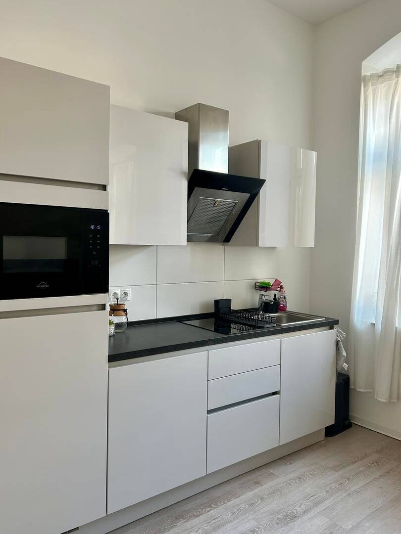 2-Raum-Appartment mit Küche, Lichtsystem, Design- Bad, Aufzug, Waschsalon – Chemnitz – Vorschaubild 4
