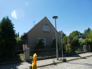 Charmantes Siedlungshaus mit Sanierungsbedarf in begehrter Lage von Niederschönhausen!