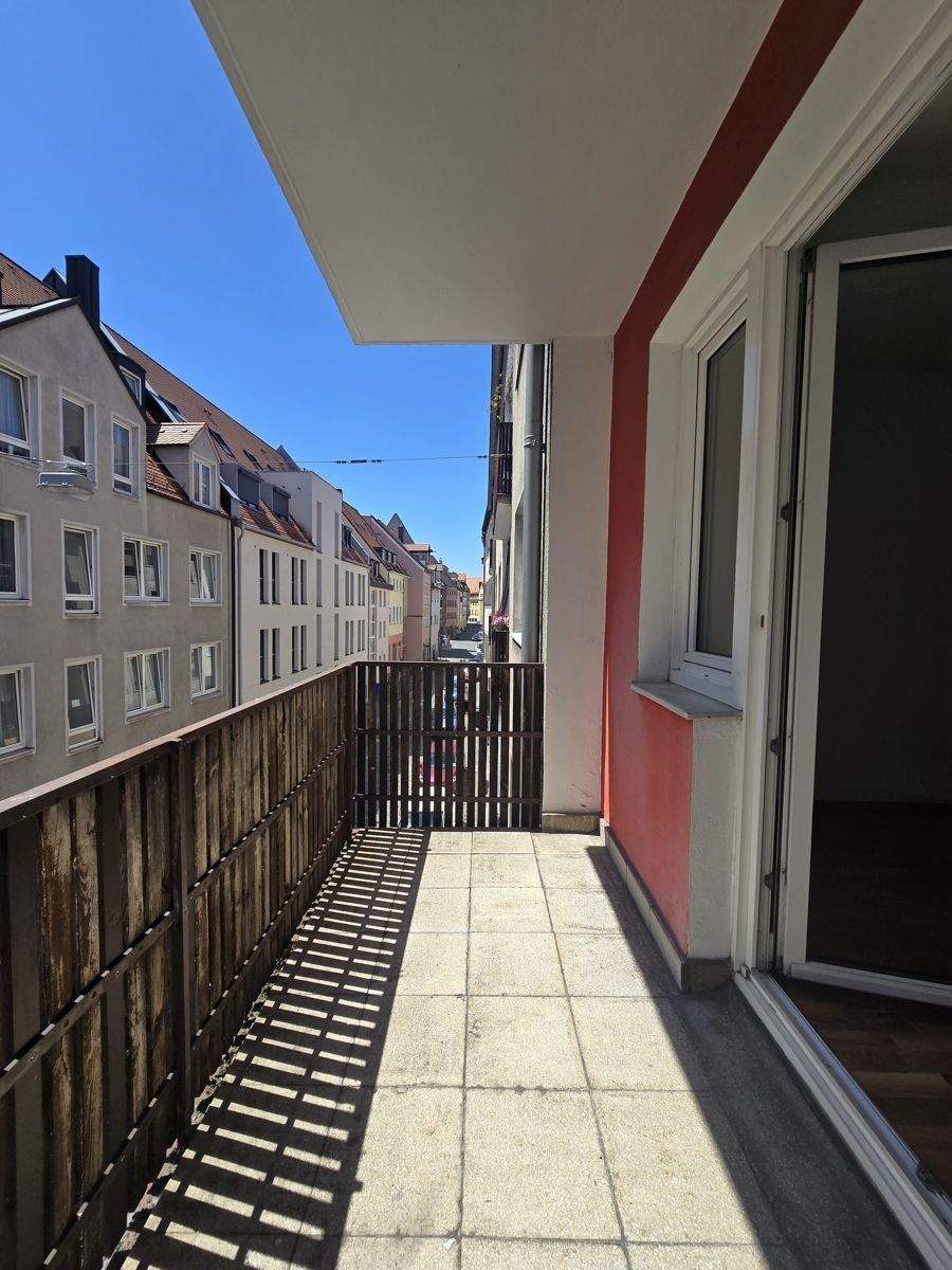 Modernes 1 Zimmer Singleapartment in der Nürnberger Altstadt mit Balkon – Nürnberg – Bild 1 von 9