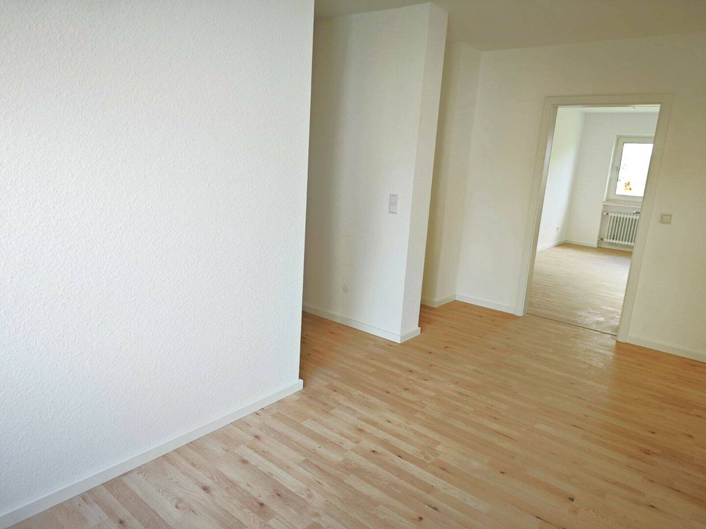 Moderne 3-Zimmer-Wohnung mit Balkon - 81 m² charmantes Wohnambiente! – Hamm (Sieg) – Bild 1 von 5