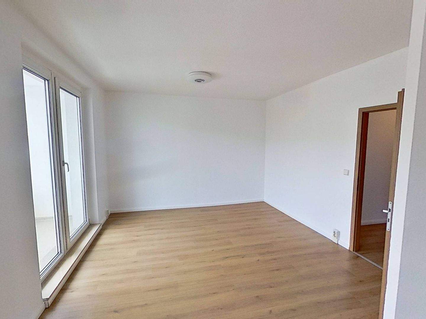 Ein Ort zum Wohlfühlen: 3-Zimmer-Wohnung mit BALKON und Wannenbad – Magdeburg – Vorschaubild 2