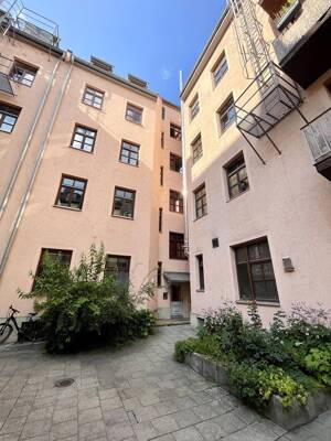 Bezugsfreie Dachgeschosswohnung im Altbau in attraktiver Lage – 81373 München – Vorschaubild 2