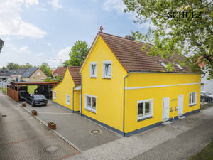 Seltene Gelegenheit in Oldenburg - Sanierte DHH mit 944 m² Grundstück & Ausbauchance – 26131 Oldenburg – Vorschaubild 1