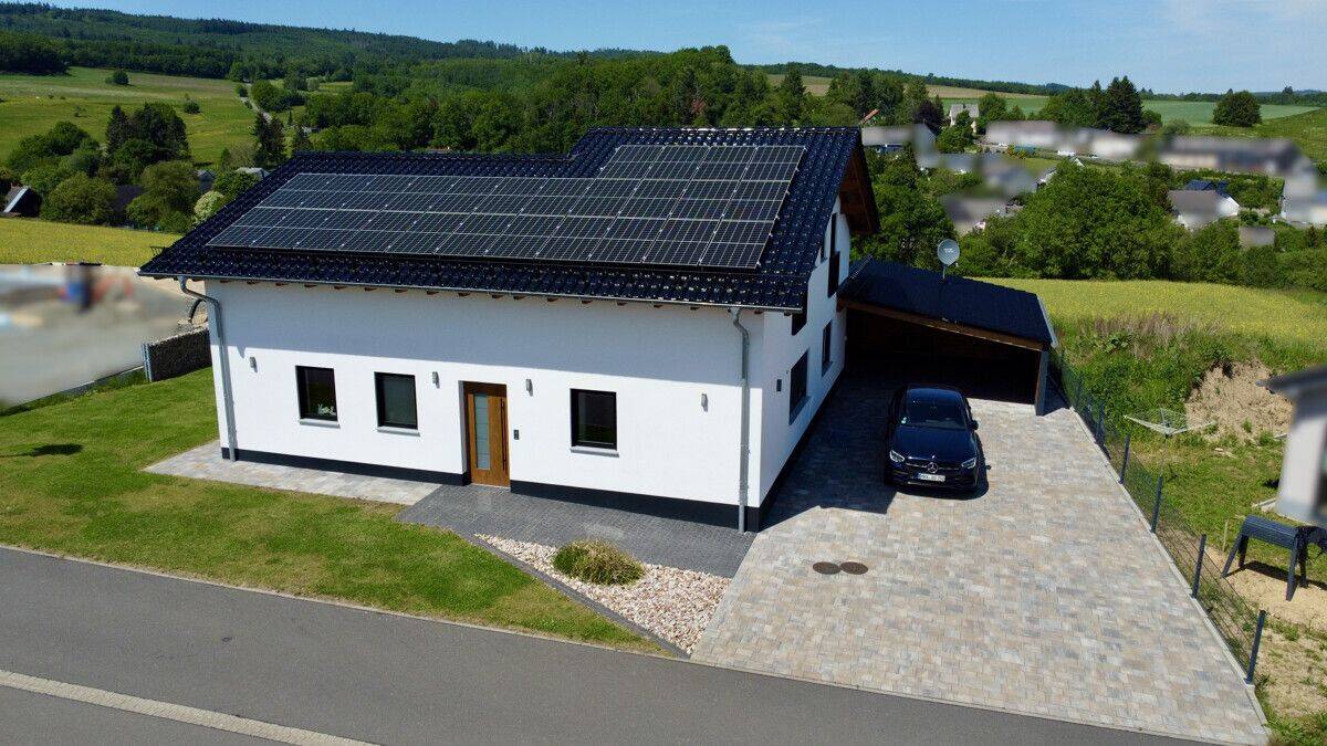 Luxuriöses Traumhaus in ruhiger Grünlage mit Fernblick, Sauna, Whirlpool, PV Anlage und mehr – Leisel – Vorschaubild 3