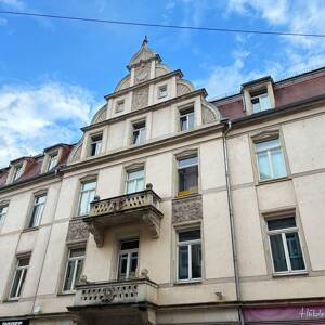 3-Zimmer-Wohnung in historischen Gebäude mit Balkon am Schillerplatz in Dresden - Hüblerstr. 2 – 1309 Dresden – Vorschaubild 1