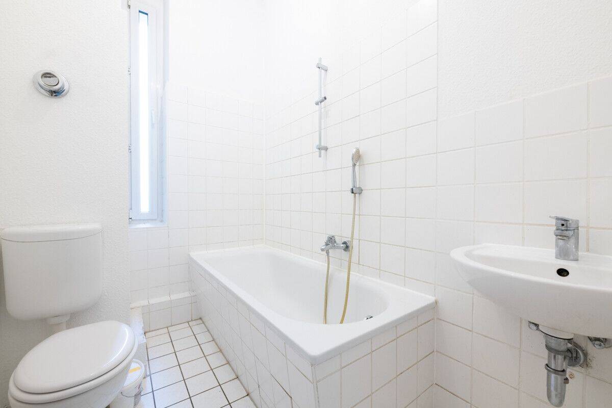 Bezugsfrei in Friedrichshain: Charmante Wohnung in zentraler Wohnlage, nahe Karl-Marx-Allee, Loggia – Berlin – Vorschaubild 5