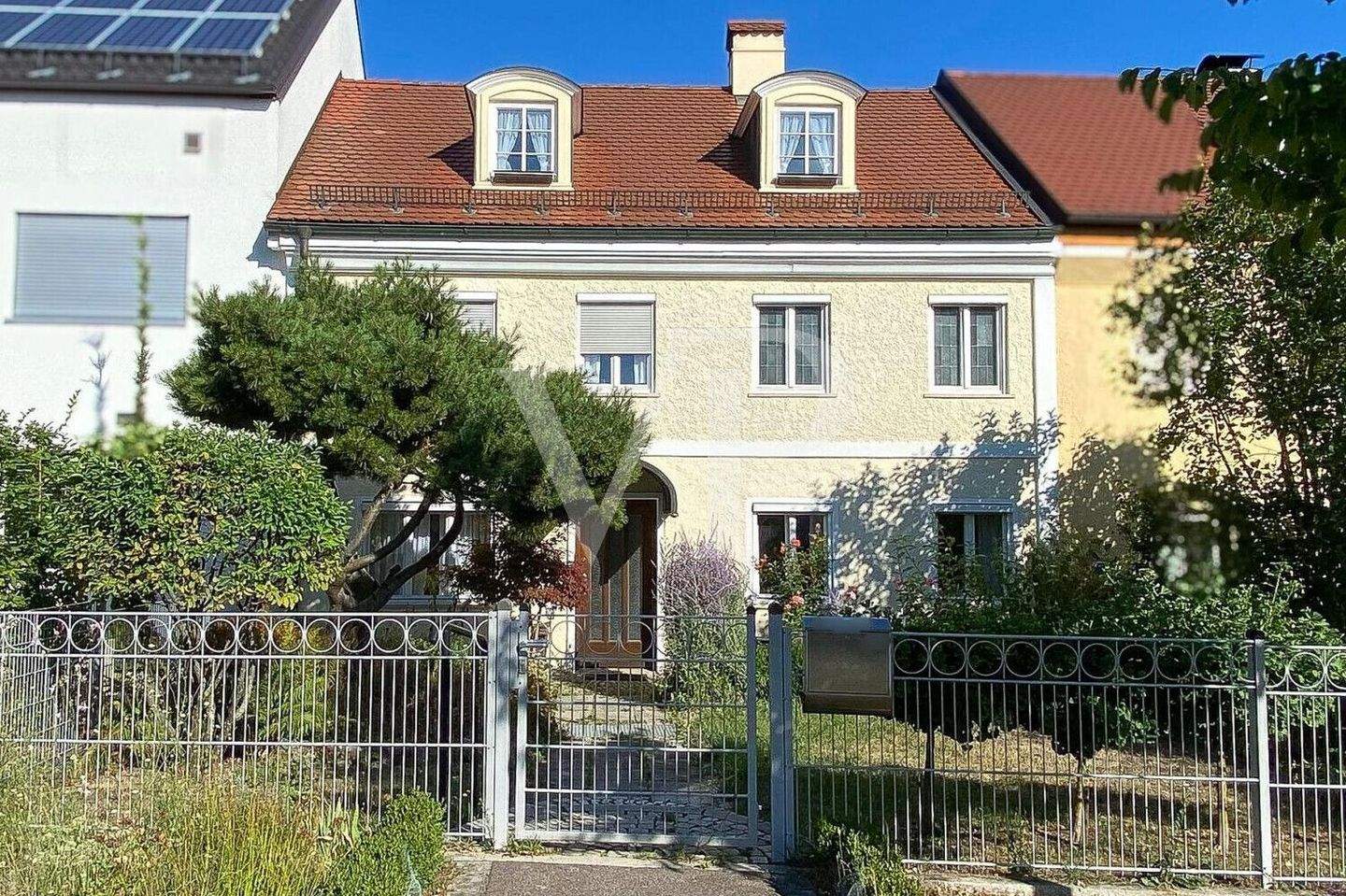 Zentrale Lage, echter Charme, seltene Gelegenheit – Pfaffenhofen an der Ilm – Bild 1 von 9
