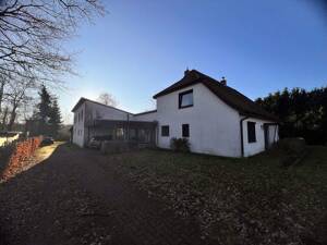 Charmantes Einfamilienhaus, renovierungsbedürftig aber mit viel Gestaltungsspielraum