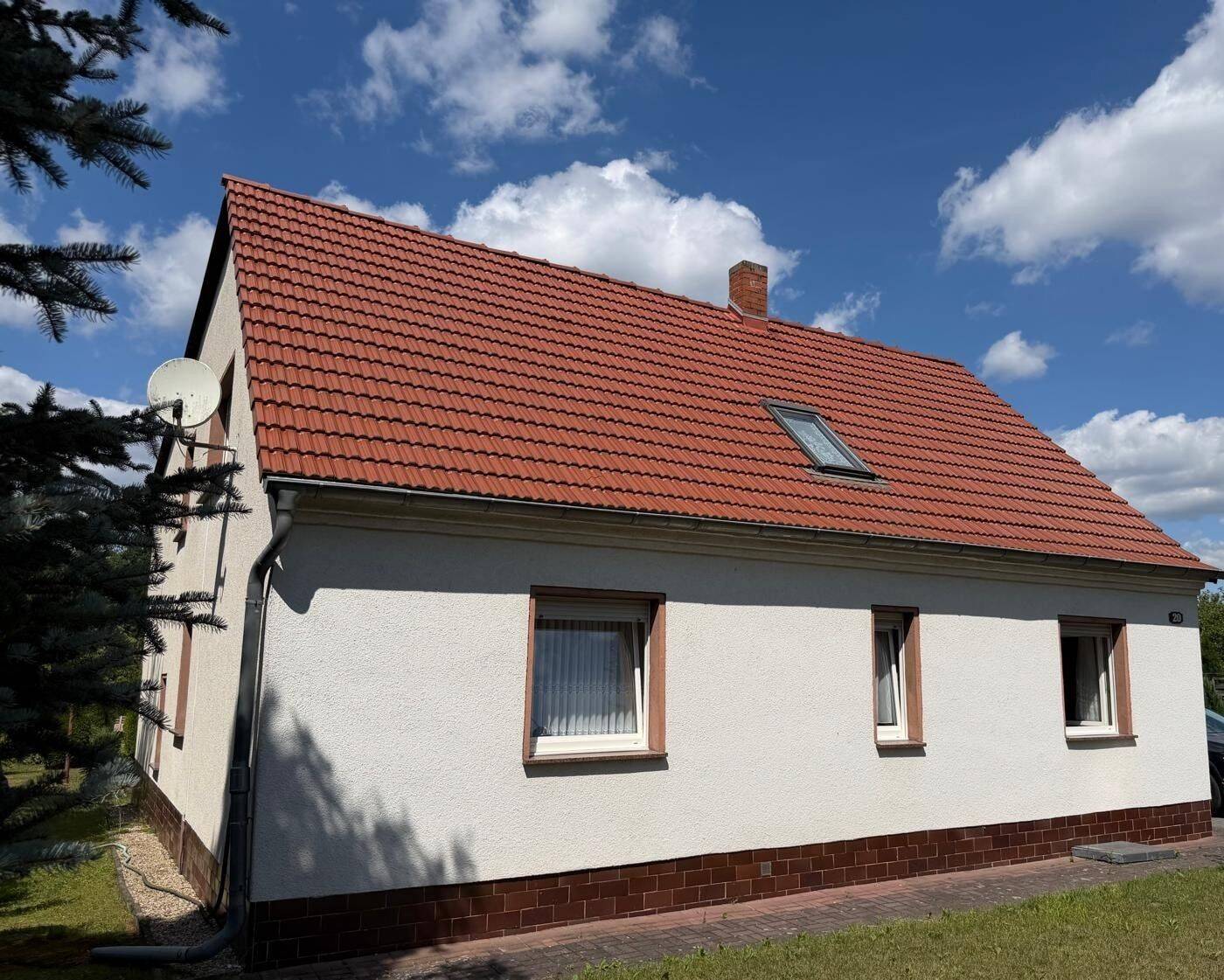 Einfamilienhaus mit grünem Grundstück!