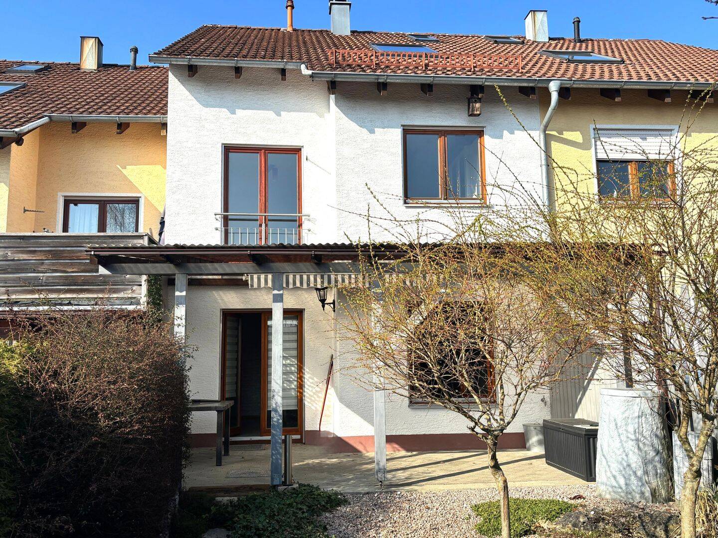 Eigenheim im Grünen - Reihenmittelhaus in ruhiger Lage - sofort frei! – Oberkochen – Bild 1 von 9