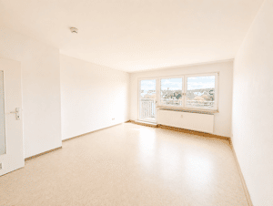 Attraktive 4 Zimmerwohnung mit Balkon, sensationellen Weitblick, EBK zentral in Würzburg – 97084 Würzburg – Vorschaubild 8