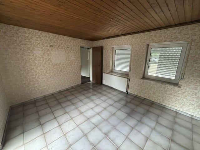Immobilienpaket: Wohnung (ca. 111 m²), Dachboden, EG-Gewerbe und Miteigentumsanteil am Grundstück – Eslohe – Vorschaubild 4