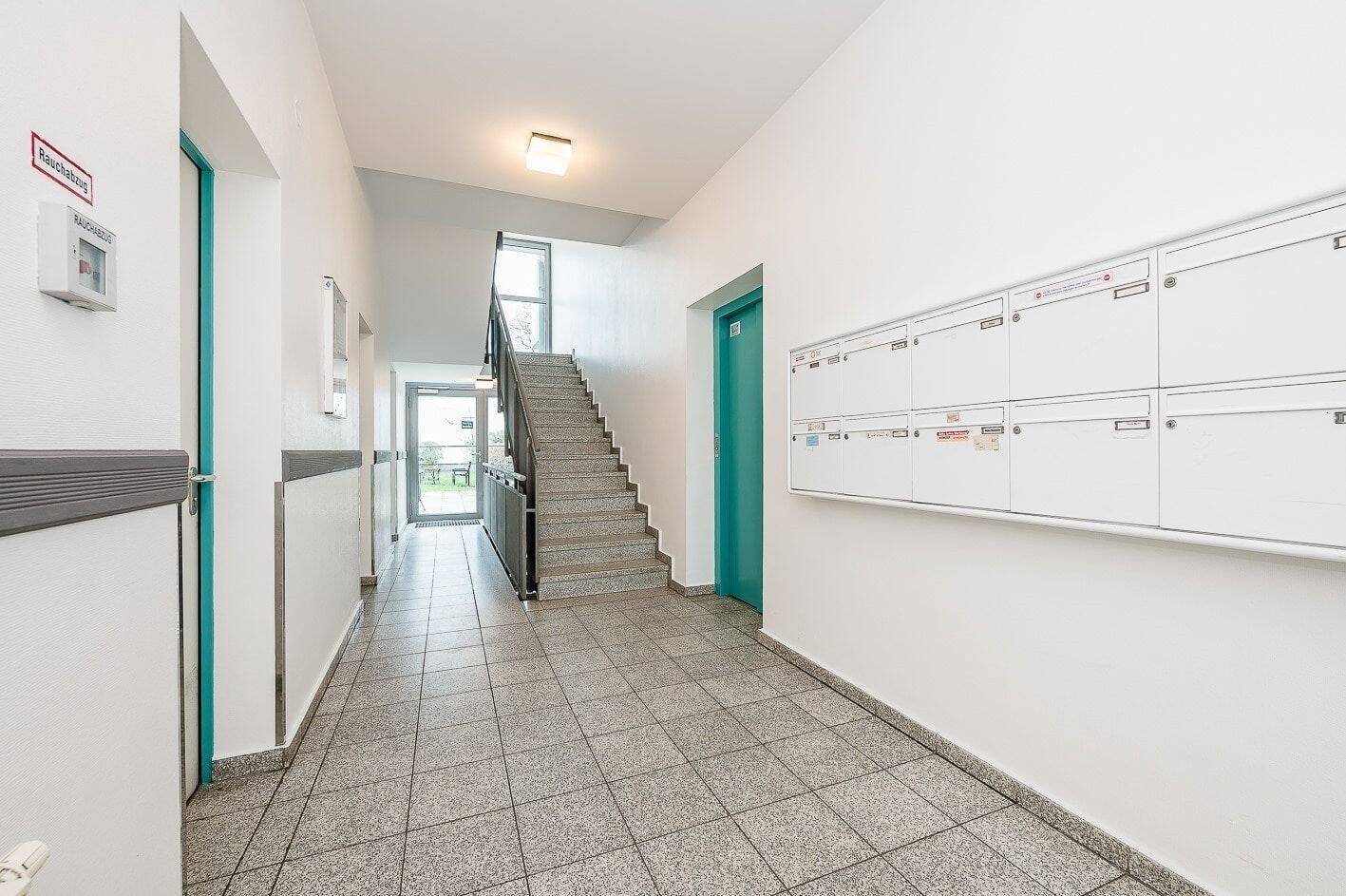 Stilvoll wohnen: Vermietete 3-Zimmer-Oase mit Loggia und bequemem Aufzug – Berlin – Vorschaubild 4