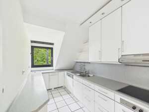 Lichtdurchflutete Dachgeschoss-Maisonettewohnung in einer ruhigen Anliegerstraße in Köln-Junkersdorf – 50858 Köln – Vorschaubild 7