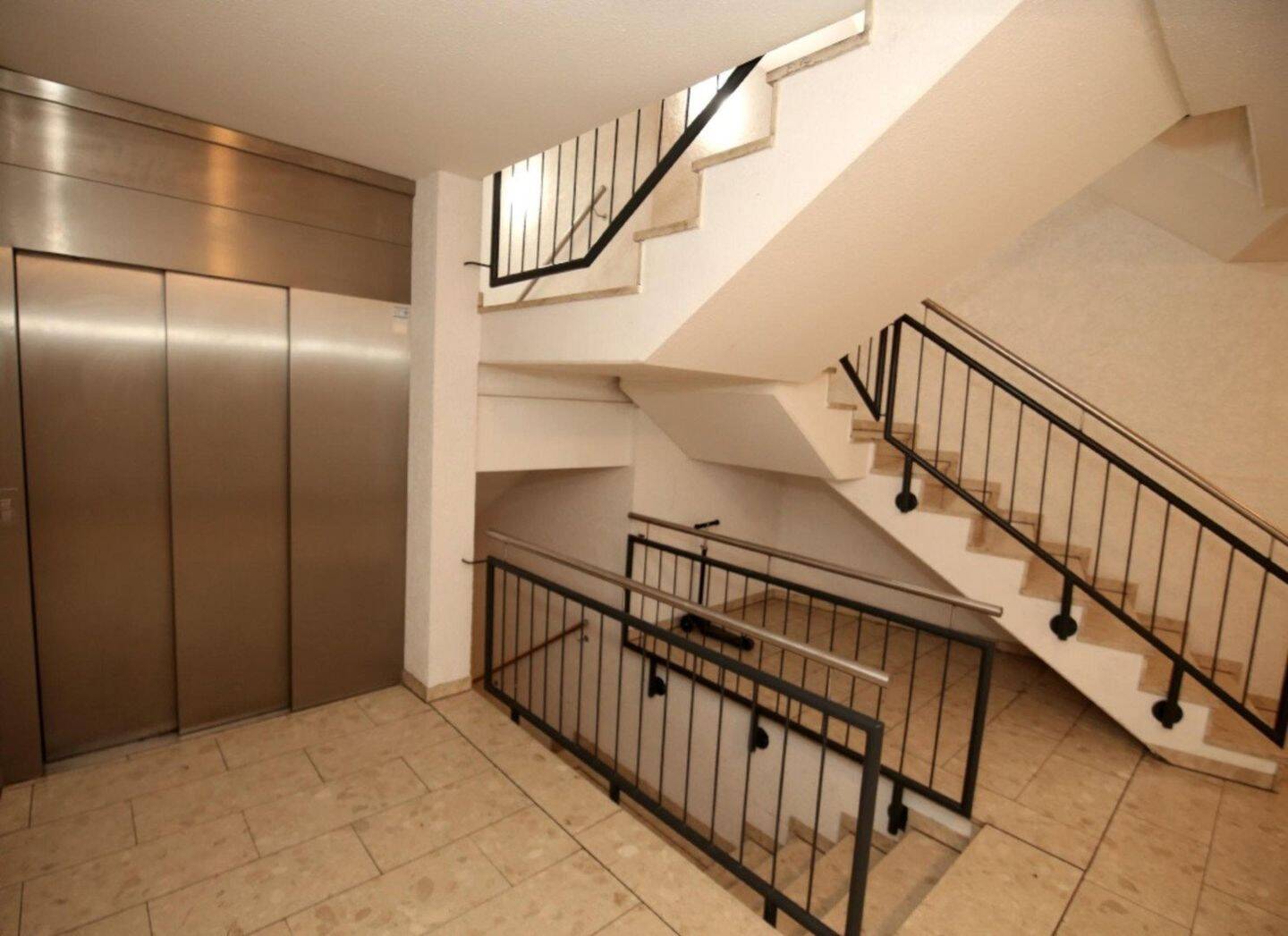 Karlsruhe , möblierte 1,5-Zimmer-Wohnung mit Balkon