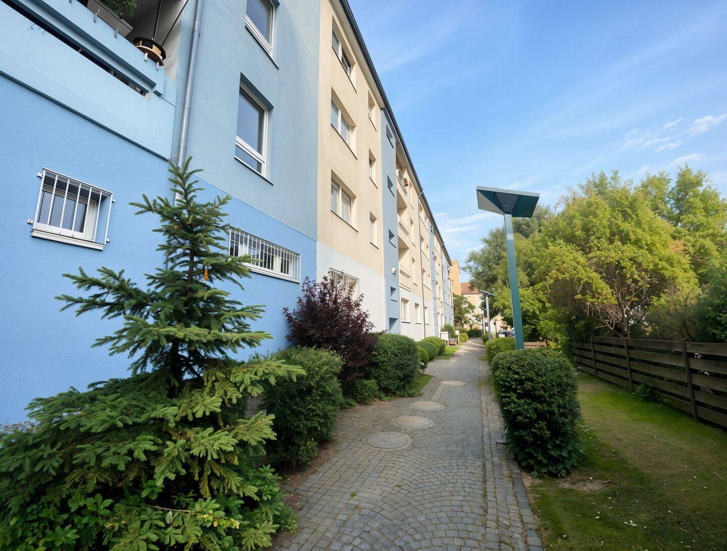 Berlin: Vermietete 2-Zimmer-Wohnung mit stabilem Mietverhältnis seit 2020 – Berlin – Vorschaubild 3