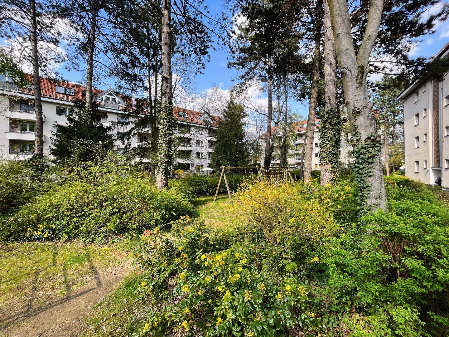 Vermietete 2,5-Zi.-Whg. Käufer-Provi-FREI | Süd-Balkon + EBK + 3.OG + neue Fenster & Elektro – Berlin – Bild 1 von 9