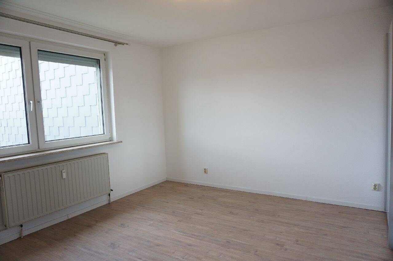 Vermietete 3-Zimmer-Wohnung mit Balkon, Einbauküche und Garage in Leverkusen-Steinbüchel – Leverkusen – Vorschaubild 8
