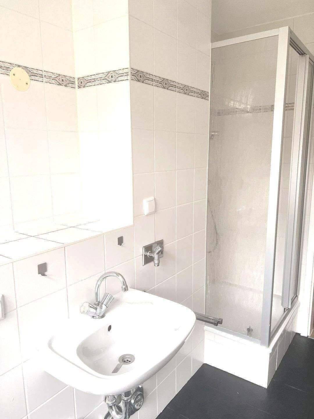NEU SANIERT / HELLE WOHNUNG / BLICK INS GRÜNE / TOP LAGE – Chemnitz – Vorschaubild 7