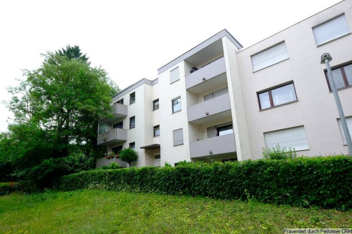 Die eigenen vier Wände und zwei Balkone - 3-Zimmer-Wohnung in Stadtbahnnähe – 70378 Stuttgart – Bild 1 von 9