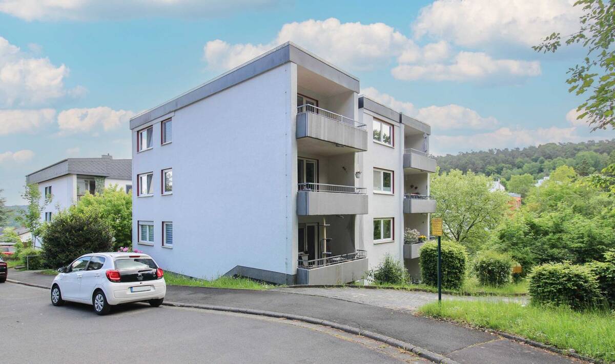 Stilvolle Eigentumswohnung in ruhiger Waldrandlage von Marburg-Wehrda – 35041 Marburg – Bild 1 von 9