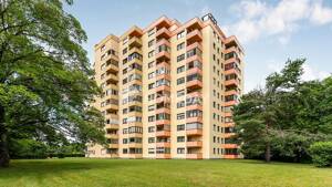 Vermietete Erdgeschosswohnung mit sonnigem Wintergarten in gepflegter Wohnanlage – 84489 Burghausen – Vorschaubild 1