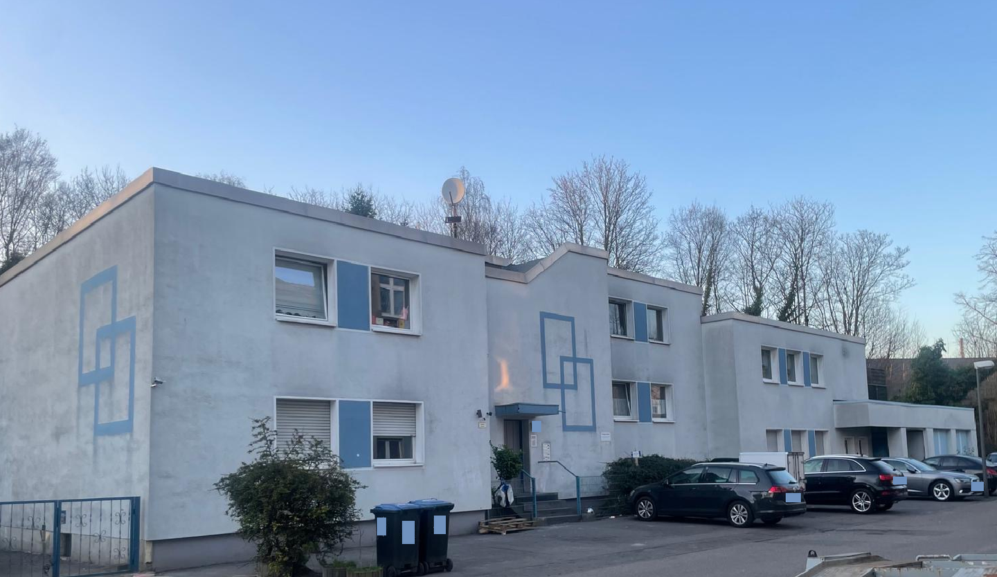 2 Häuser (Betondecken) mit Balkone + 3 Garagen... zum Kaufpreis von nur 680,- Euro pro m² Wohnfl.! – Gelsenkirchen – Bild 1 von 2