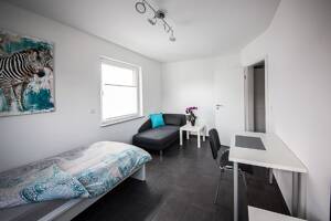 modernes und gepflegtes Apartment in Stuttgart-Hofen - WOHNEN AUF ZEIT – 70378 Stuttgart – Vorschaubild 3