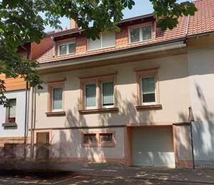 2 Eigentumswohnungen (1 Maisonette - sofort frei +1.OG vermietet+ kernsaniert und renoviert, mit Balkonen, Garten und Garage, in St. Ingbert-SÜD – 66386 Sankt Ingbert – Vorschaubild 1