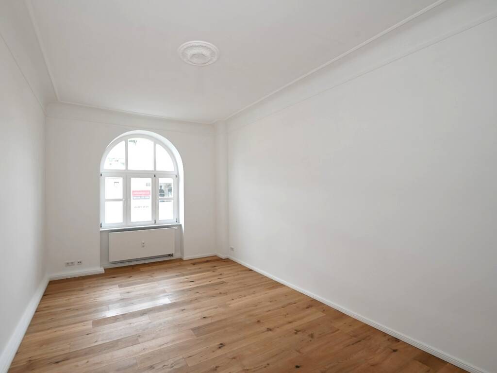 Top Rendite: frisch renovierte 3-Zimmer-Wohnung am Elbufer! – Dresden – Vorschaubild 2