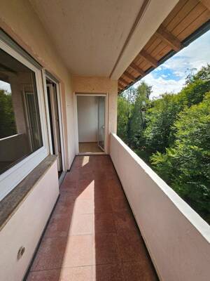 Kapitalanlage mit hoher Rendite: Helle sanierte Wohnung mit Balkon – 76139 Karlsruhe – Vorschaubild 2