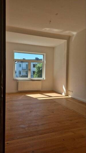 Bremen-Schwachhausen | Exklusive 4-Zimmer-Altbauwohnung, 105 m², 2 Balkone, provisionsfrei – 28209 Bremen – Vorschaubild 5